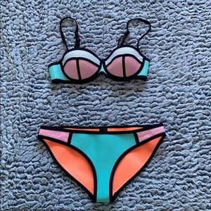 Triangl Bikini XS Top Med Bottoms